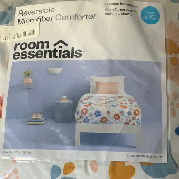 Flower/White Reversible Microfiber Comforter - Picture 2 of 5